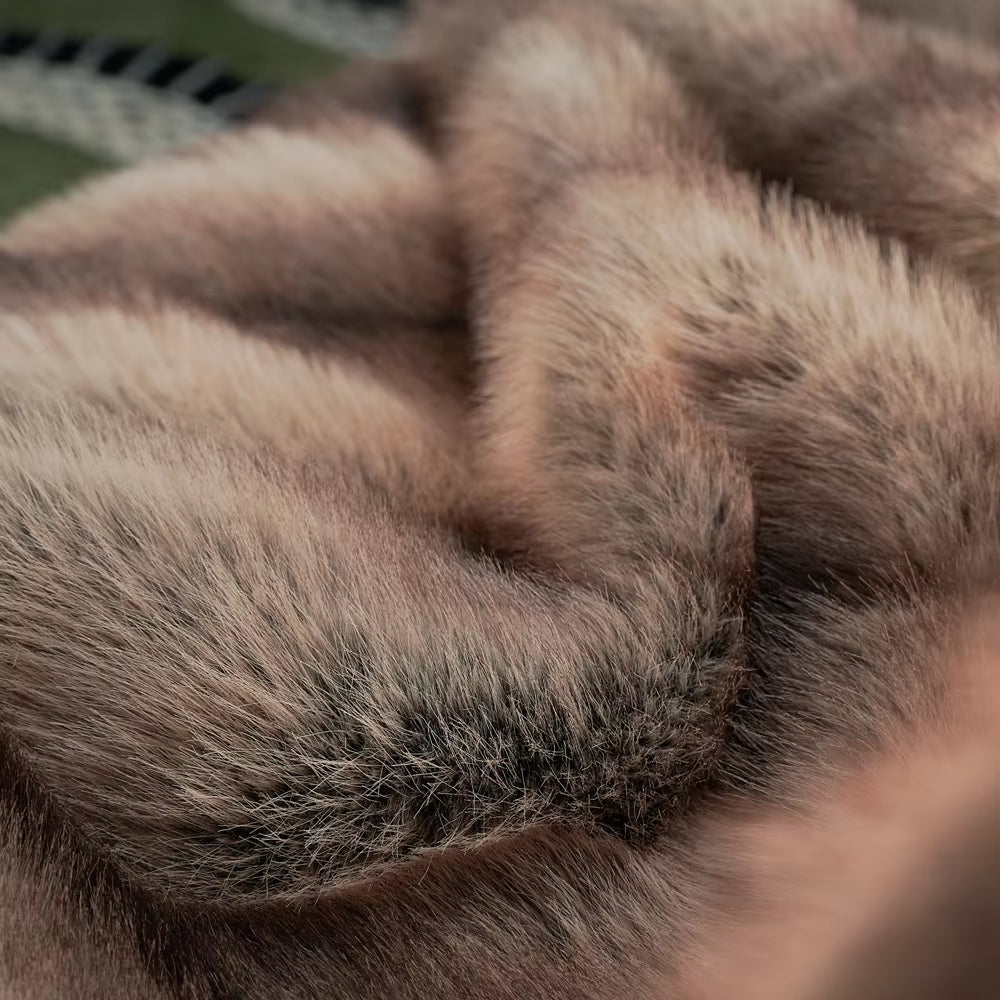 Luxurious Plaid Faux Fur Blanket - Elevate Your Home Decor with Ultimate Comfort